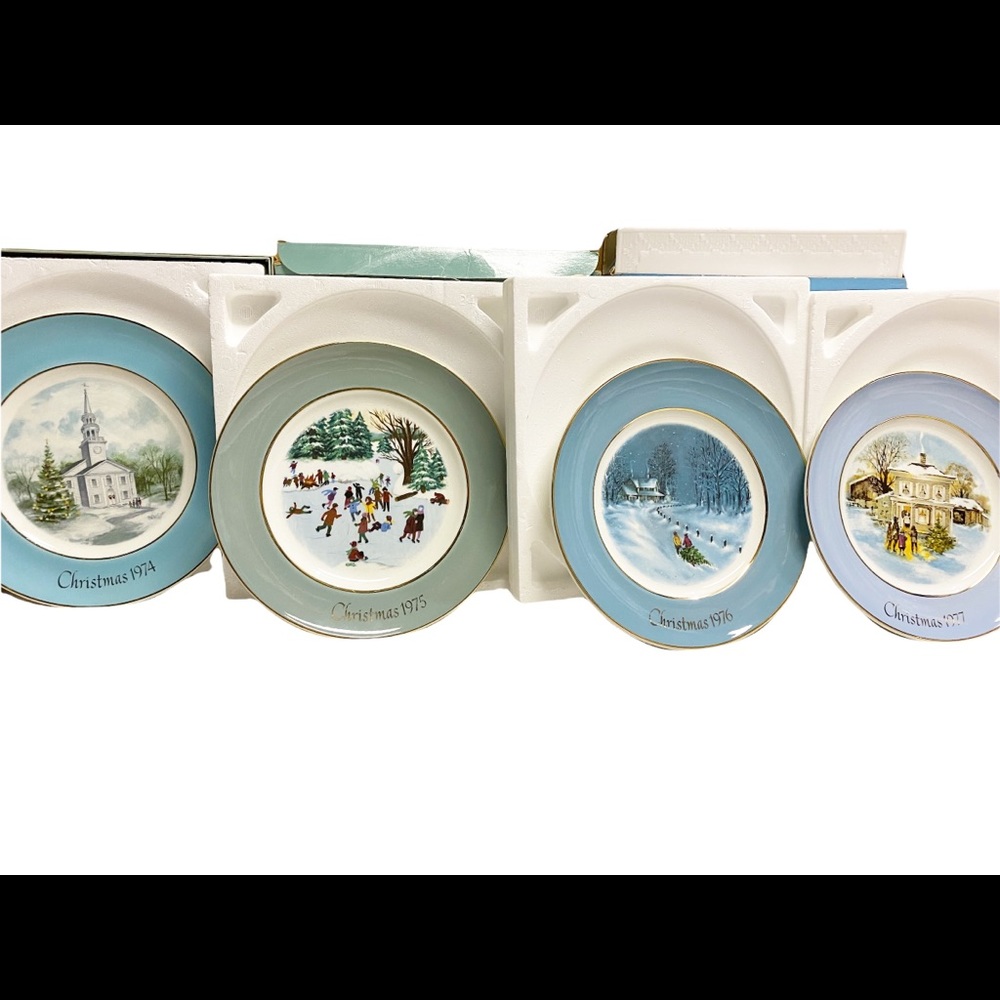 Wedgwood Avon Bundle Set Of 4 Country Church Christmas Plates 1974,75,76,77 OP